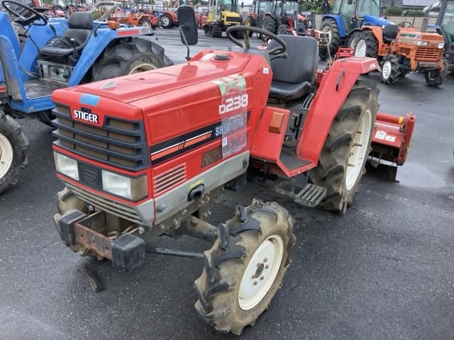 Tractor — Auction (lot 8459-2222)