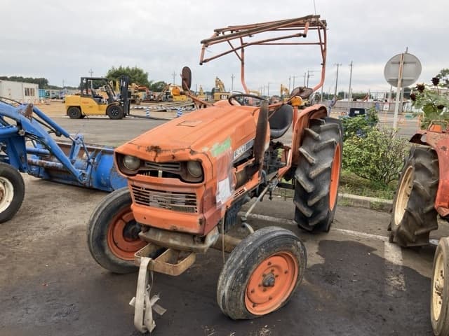 Tractor — Auction (lot 8459-2233)