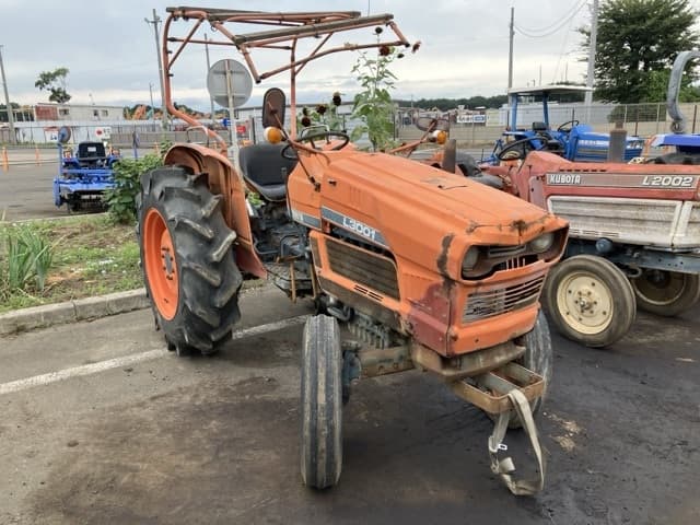 Tractor — Auction (lot 8459-2233)