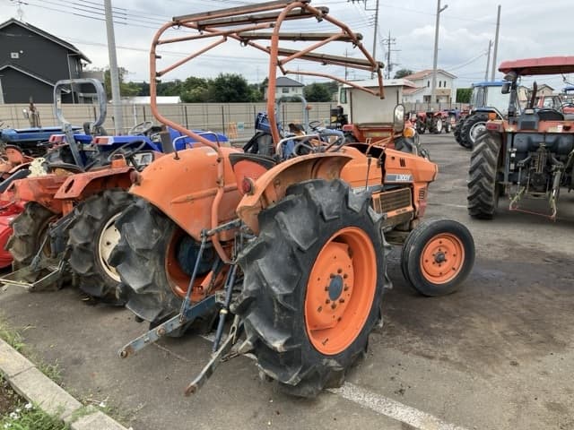 Tractor — Auction (lot 8459-2233)