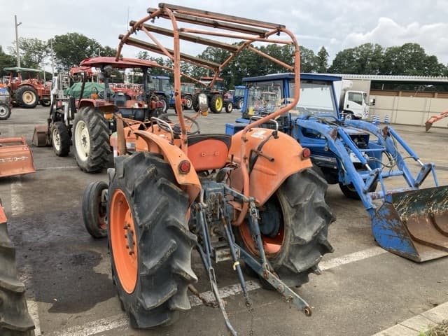 Tractor — Auction (lot 8459-2233)