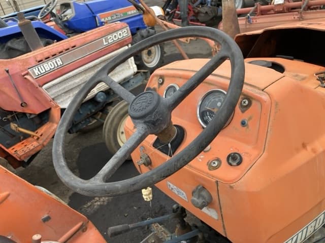 Tractor — Auction (lot 8459-2233)