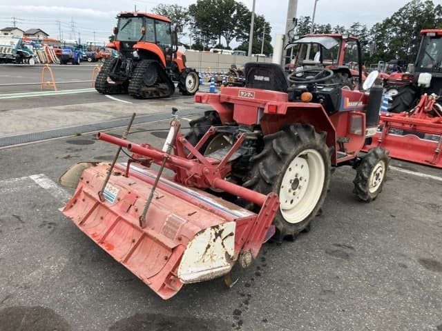 Tractor — Auction (lot 8459-2237)