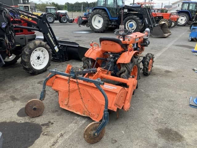 Tractor — Auction (lot 8459-2246)
