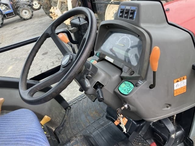Tractor — Auction (lot 8459-2247)