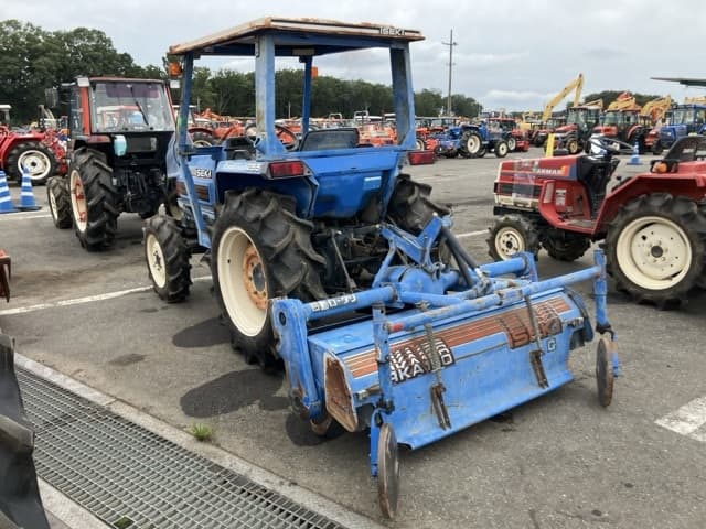 Tractor — Auction (lot 8459-2252)