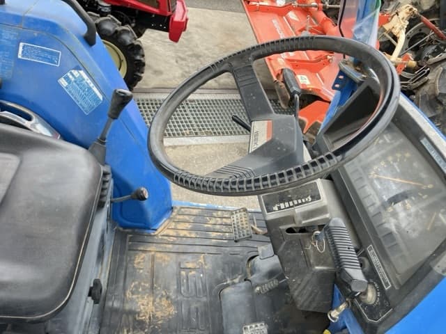 Tractor — Auction (lot 8459-2252)