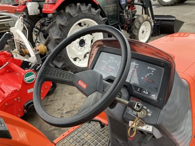 Tractor — Auction (lot 8459-2254)