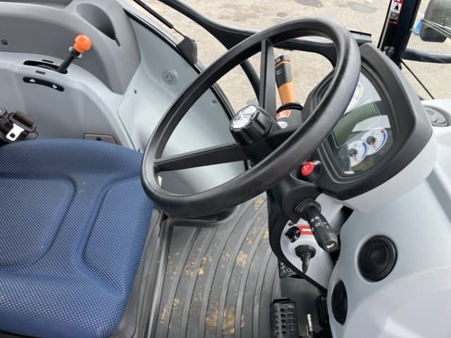 Tractor — Auction (lot 8459-2256)