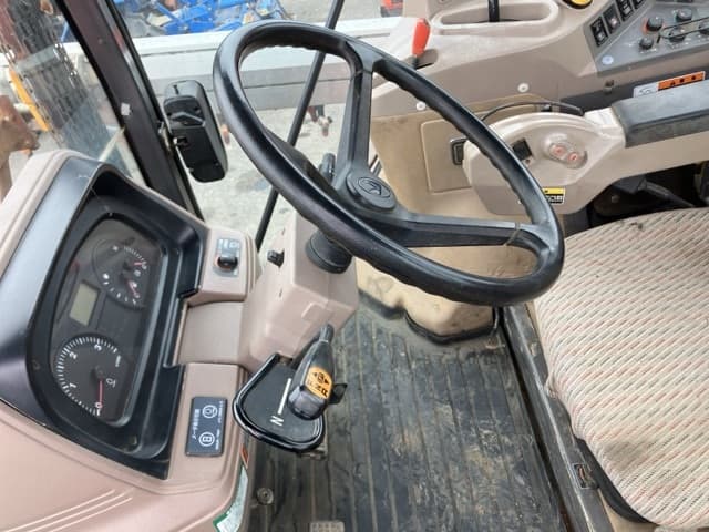 Tractor — Auction (lot 8459-2261)