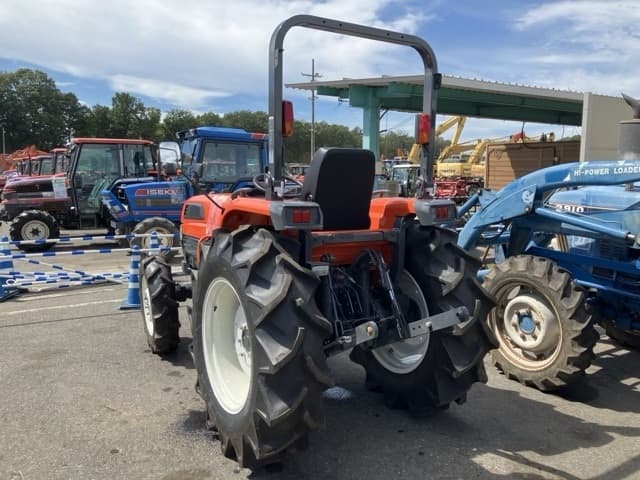 Tractor — Auction (lot 8459-2297)