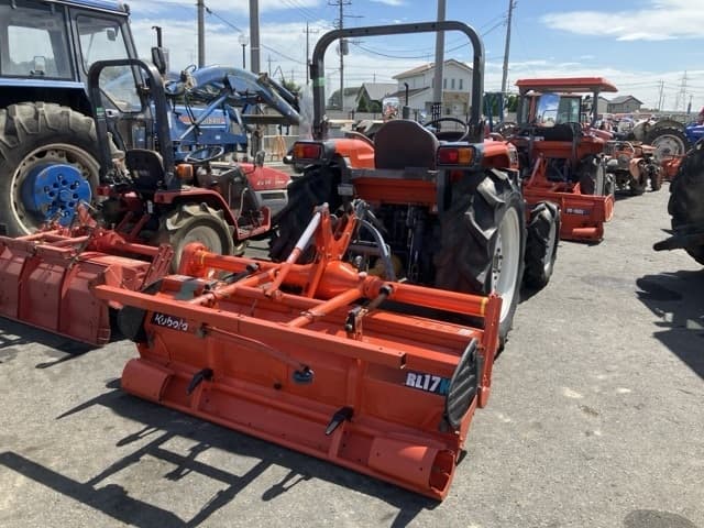 Tractor — Auction (lot 8459-2321)