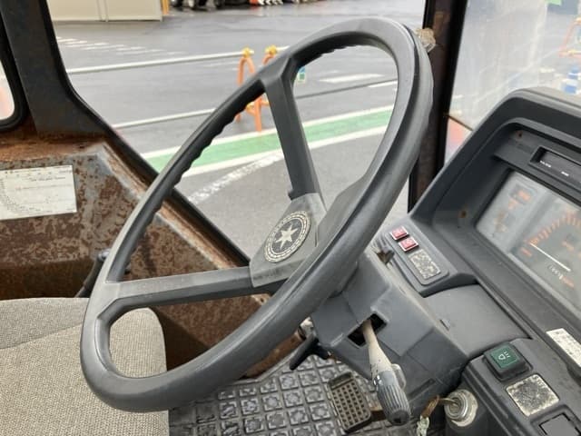 Tractor — Auction (lot 8459-2323)