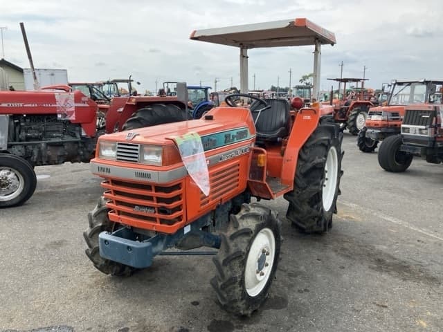 Tractor — Auction (lot 8459-2326)
