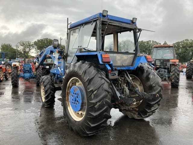 Tractor — Auction (lot 8459-2328)