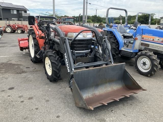 Tractor — Auction (lot 8459-2382)