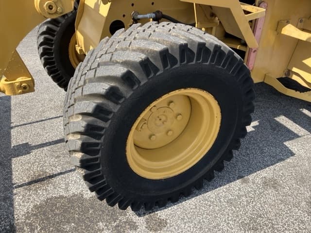 MINI WHEEL LOADER — Auction (lot 8459-240)