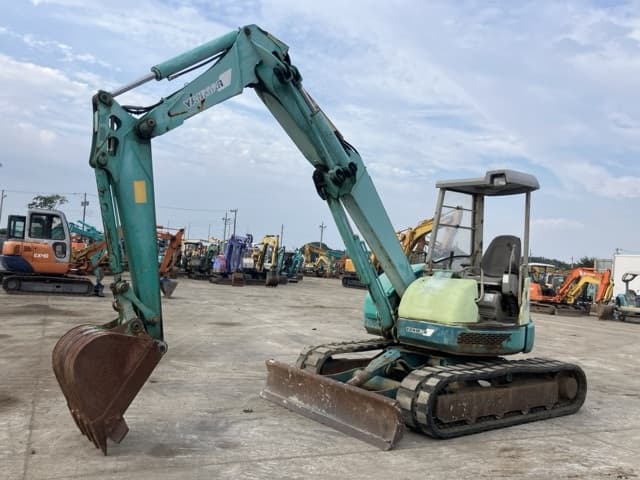MINI EXCAVATOR — Auction (lot 8459-245)