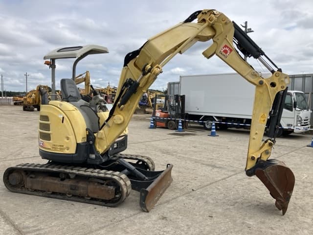 MINI EXCAVATOR — Auction (lot 8459-25)