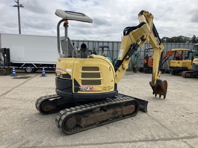 MINI EXCAVATOR — Auction (lot 8459-25)