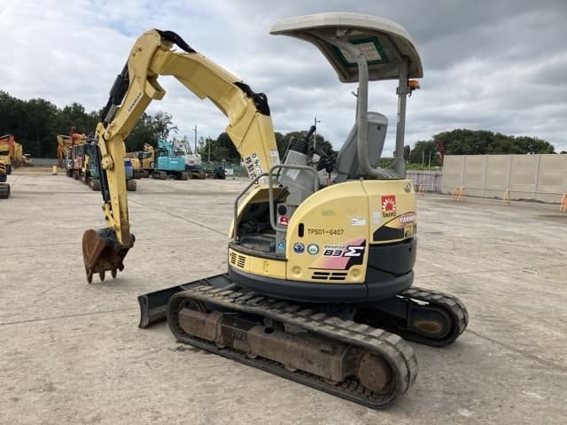 MINI EXCAVATOR — Auction (lot 8459-25)