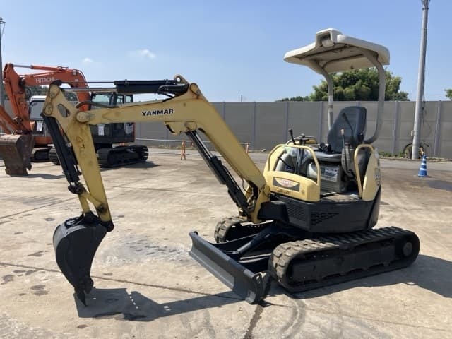 MINI EXCAVATOR — Auction (lot 8459-272)