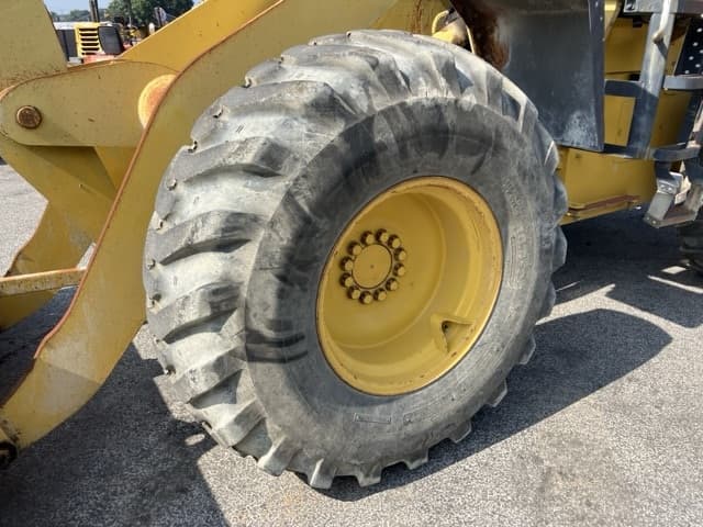 WHEEL LOADER — Auction (lot 8459-280)