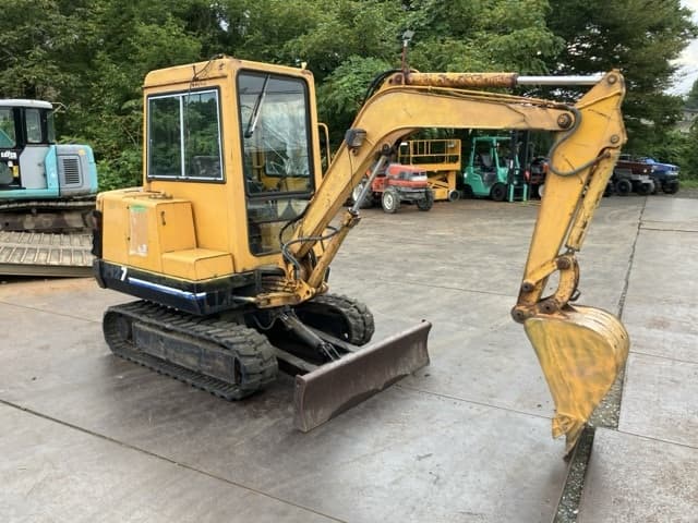 MINI EXCAVATOR — Auction (lot 8459-30002)