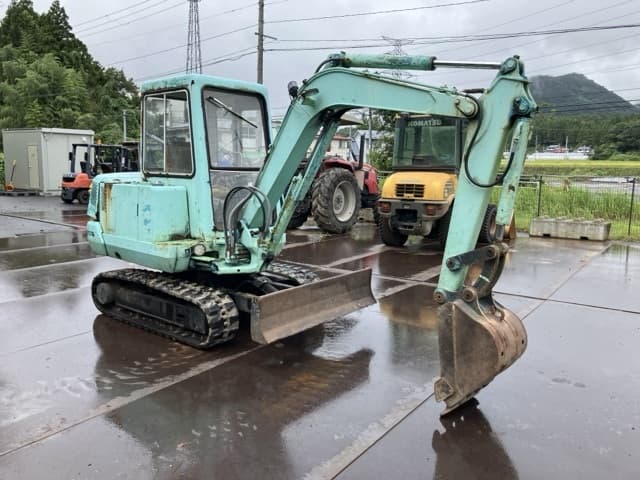 MINI EXCAVATOR — Auction (lot 8459-30005)