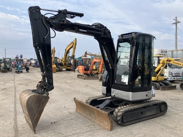 MINI EXCAVATOR — Auction (lot 8459-303)