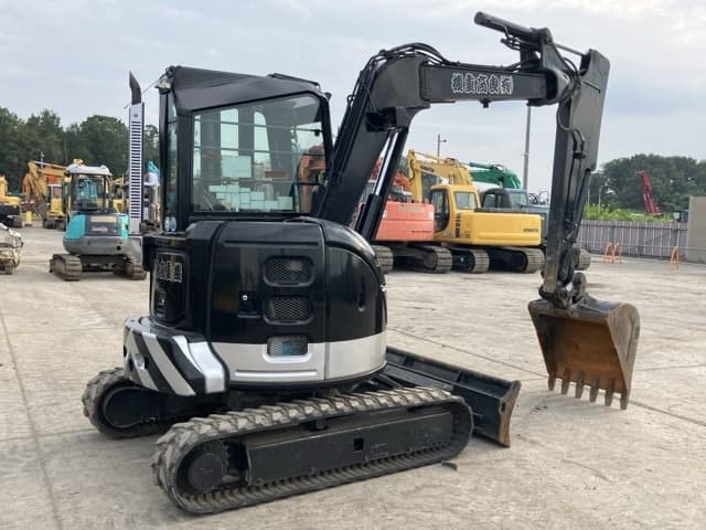 MINI EXCAVATOR — Auction (lot 8459-303)