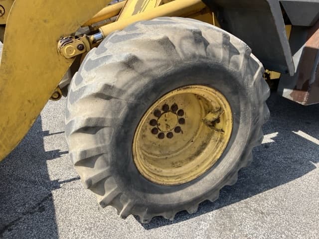 WHEEL LOADER — Auction (lot 8459-305)