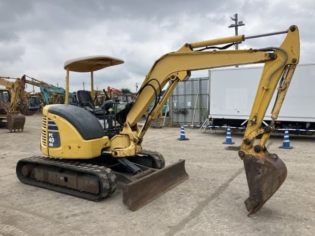 MINI EXCAVATOR — Auction (lot 8459-310)