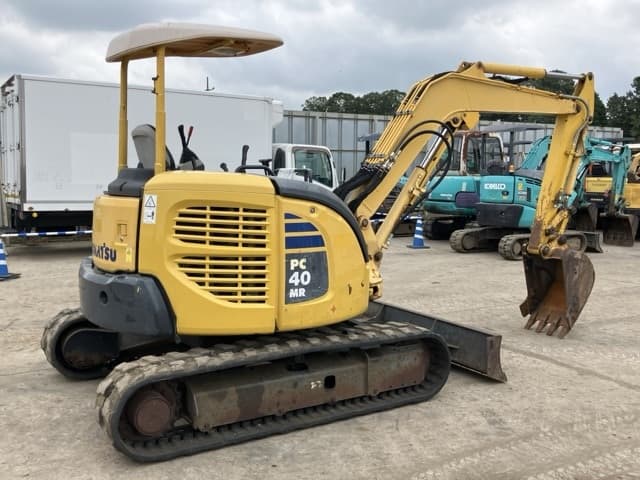 MINI EXCAVATOR — Auction (lot 8459-310)