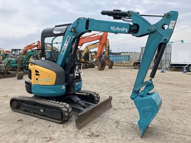 MINI EXCAVATOR — Auction (lot 8459-323)
