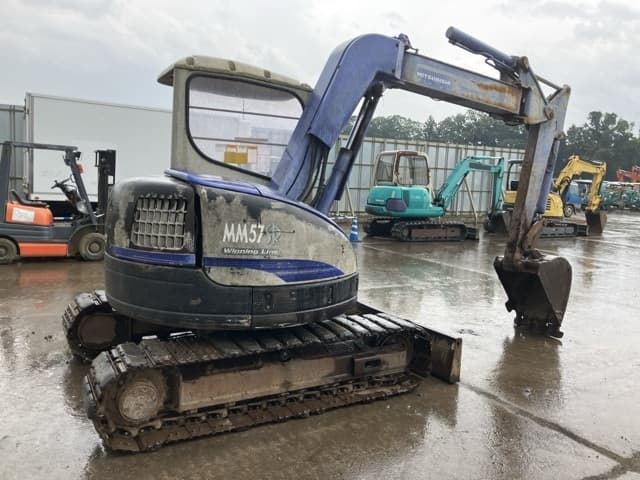 MINI EXCAVATOR — Auction (lot 8459-330)