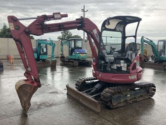 MINI EXCAVATOR — Auction (lot 8459-333)