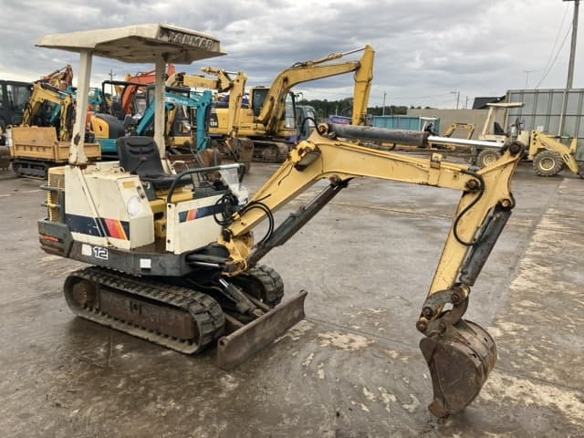 MINI EXCAVATOR — Auction (lot 8459-334)