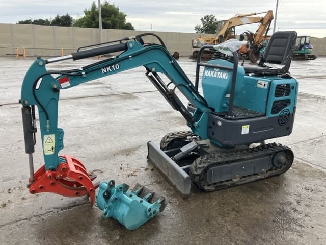 MINI EXCAVATOR — Auction (lot 8459-338)
