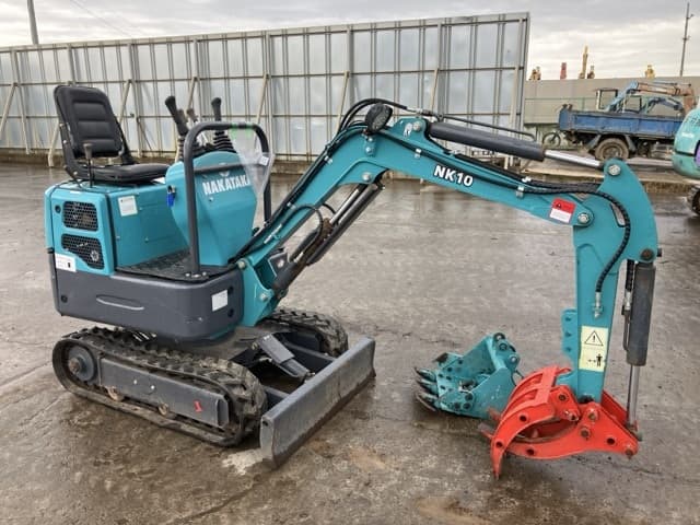 MINI EXCAVATOR — Auction (lot 8459-338)