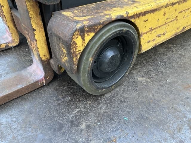 Reach Forklift — Auction (lot 8459-34001)