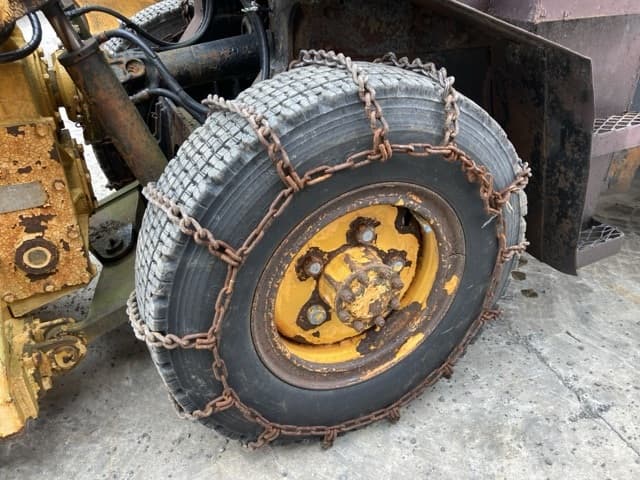 SNOW REMOVING MACHINE — Auction (lot 8459-343)