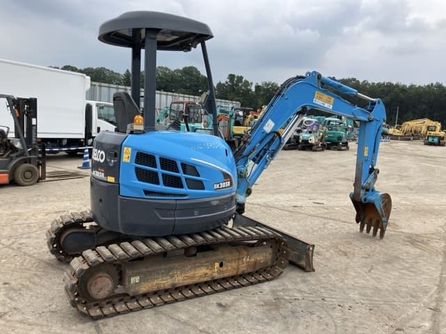 MINI EXCAVATOR — Auction (lot 8459-350)