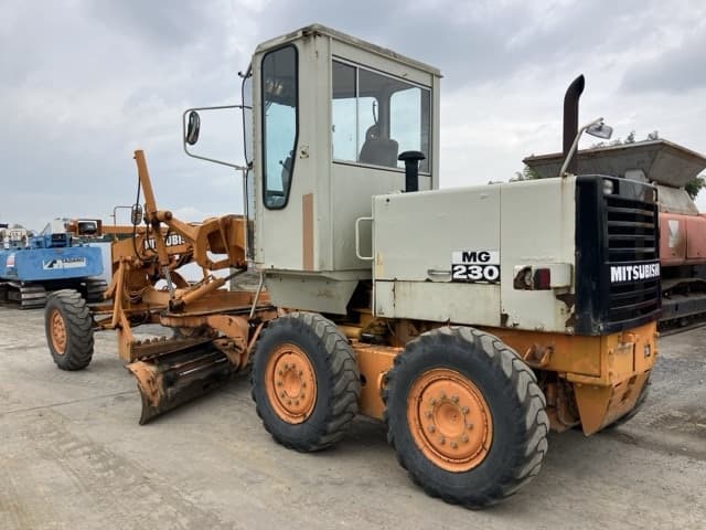 Grader — Auction (lot 8459-352)