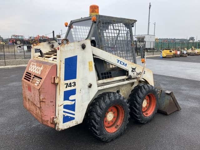 SKID STEER LOADER — Auction (lot 8459-353)