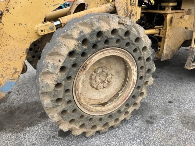 WHEEL LOADER — Auction (lot 8459-356)