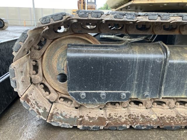 MINI EXCAVATOR — Auction (lot 8459-362)