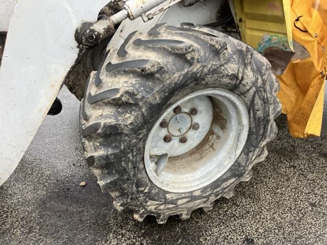 MINI WHEEL LOADER — Auction (lot 8459-364)