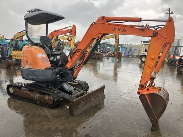 MINI EXCAVATOR — Auction (lot 8459-372)