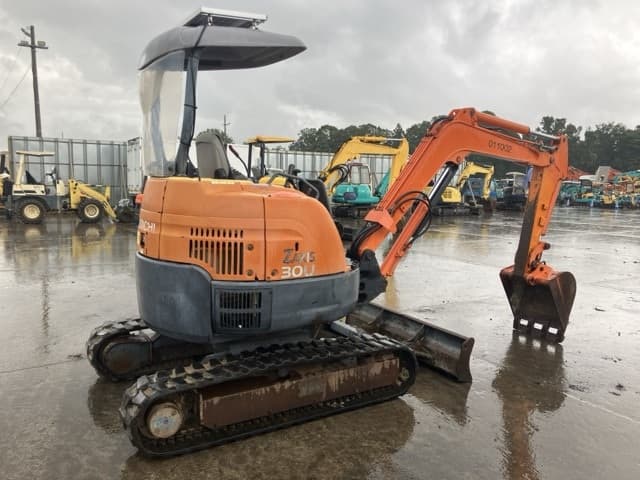 MINI EXCAVATOR — Auction (lot 8459-372)